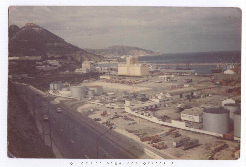 ORAN VUE SUR LE PORT COMMERCIAL.jpg